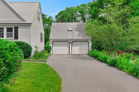 82 Columbia Avenue Brunswick ME 04011