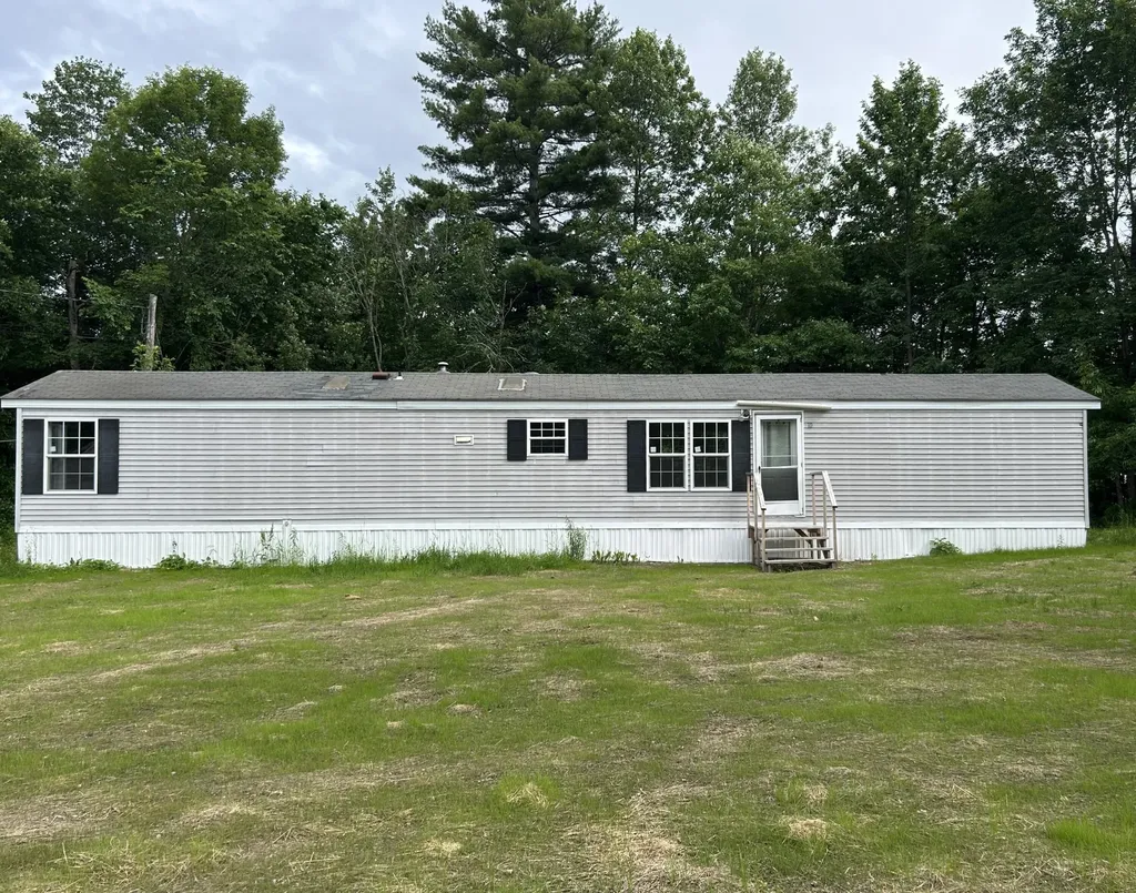 1535 Bangor Road Clinton ME 04927