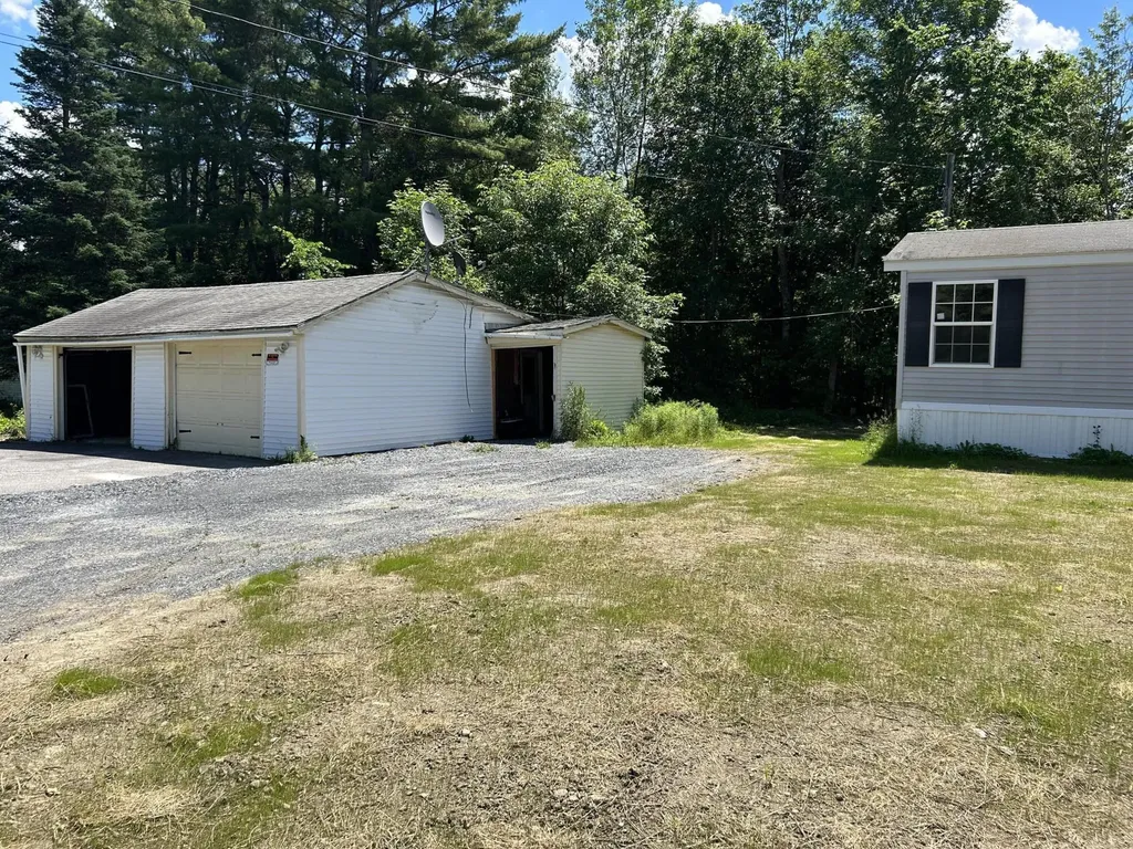 1535 Bangor Road Clinton ME 04927