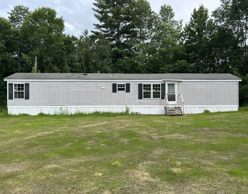 1535 Bangor Road Clinton ME 04927