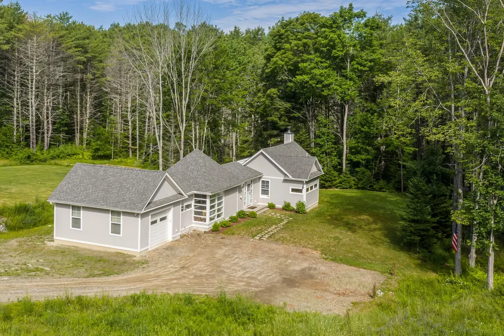 11 Ledgewood Drive Brunswick ME 04011