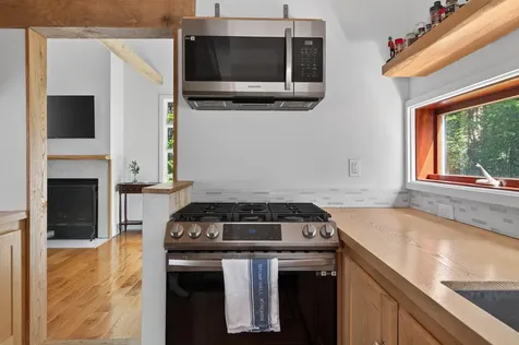 11 Ledgewood Drive Brunswick ME 04011