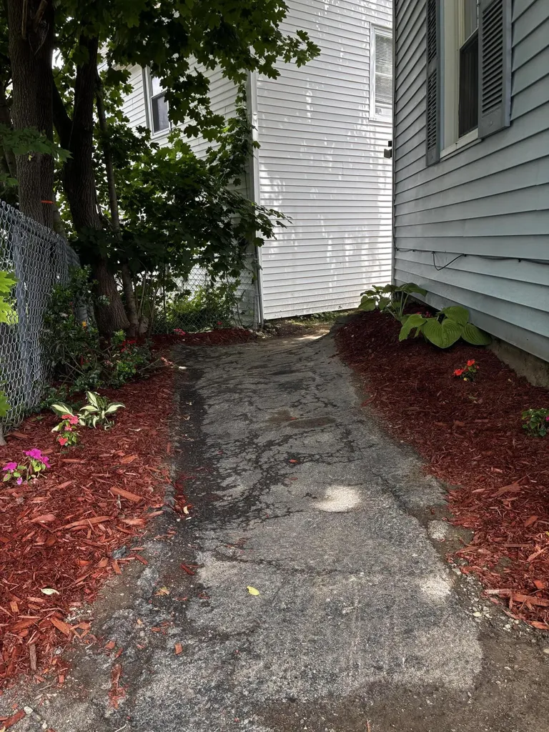 12 Grays Lane Old Town ME 04468
