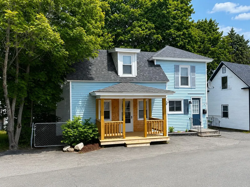 12 Grays Lane Old Town ME 04468