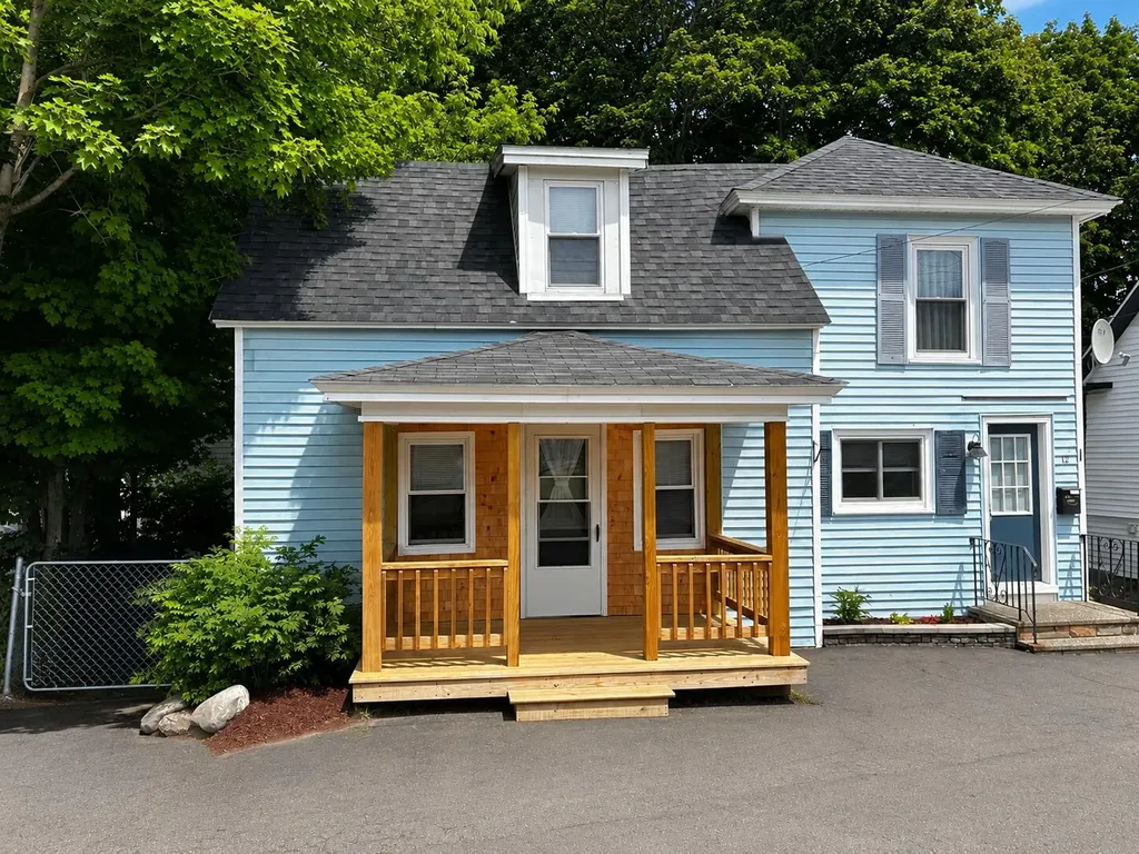 12 Grays Lane Old Town ME 04468