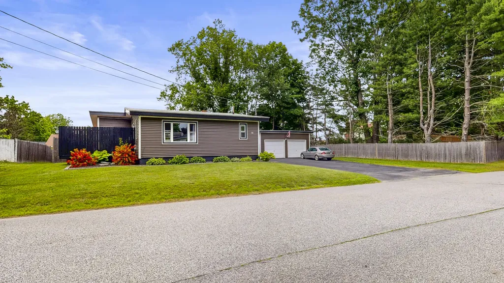 26 Columbia Street Lewiston ME 04240