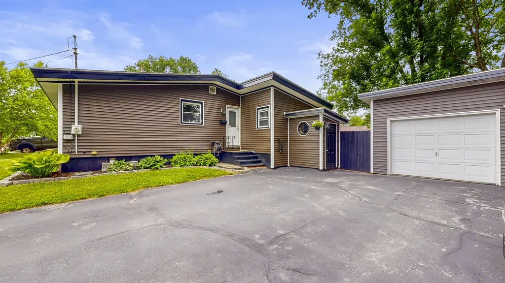 26 Columbia Street Lewiston ME 04240