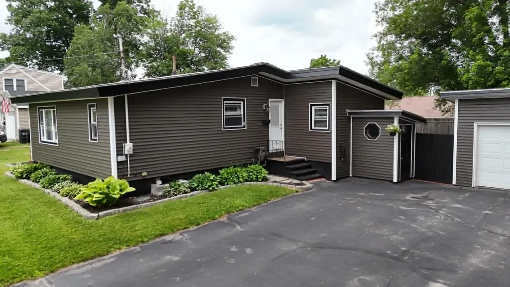 26 Columbia Street Lewiston ME 04240