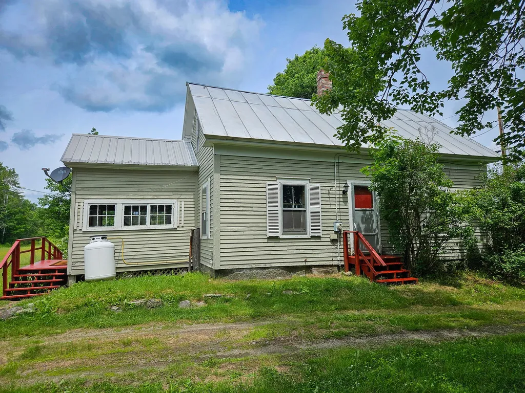42 Zions Hill Road Chesterville ME 04938