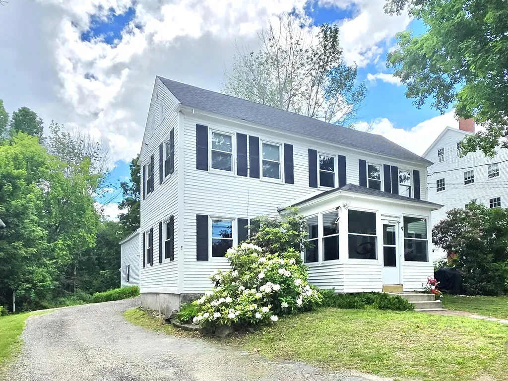 5 Ossipee Trail E Standish ME 04084