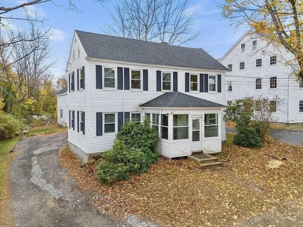 5 Ossipee Trail E Standish ME 04084