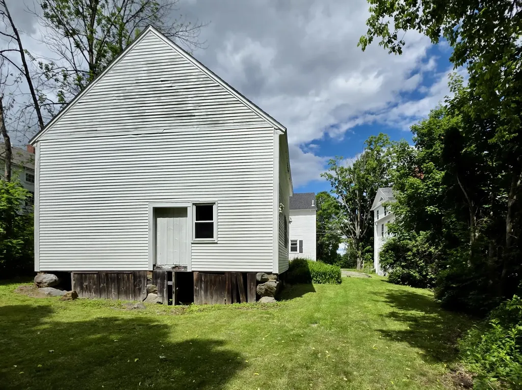 5 Ossipee Trail E Standish ME 04084