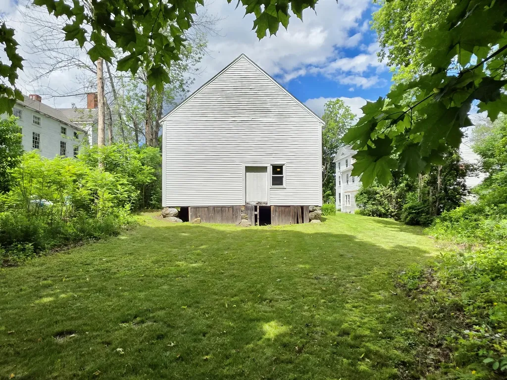 5 Ossipee Trail E Standish ME 04084