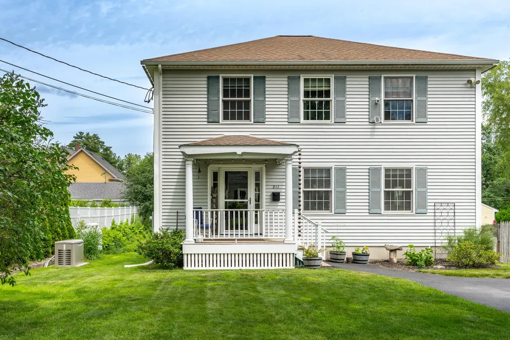 211 Oak Street Bath ME 04530