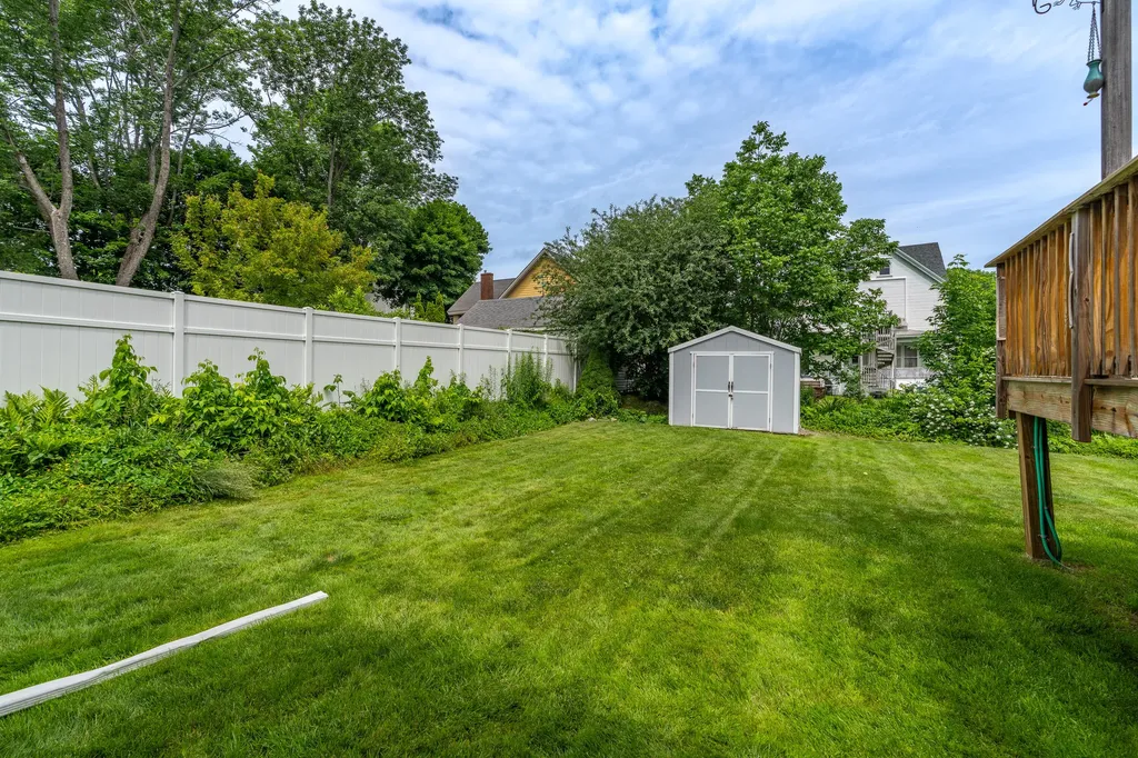 211 Oak Street Bath ME 04530