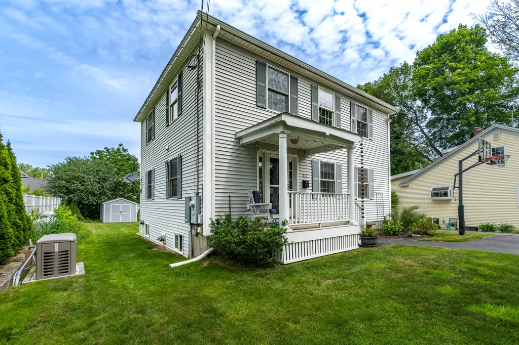 211 Oak Street Bath ME 04530