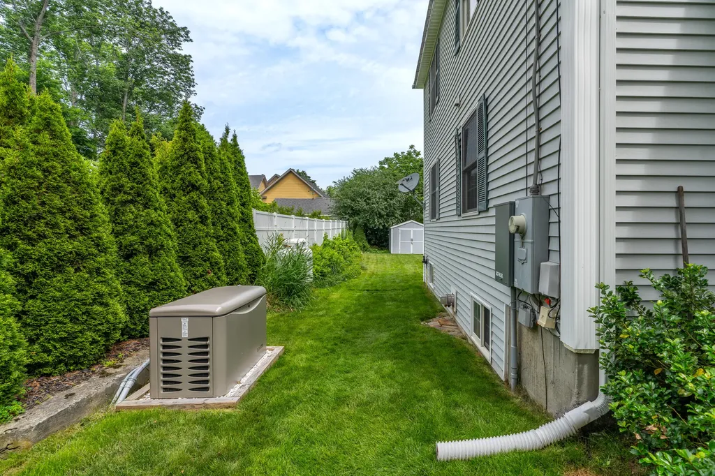 211 Oak Street Bath ME 04530