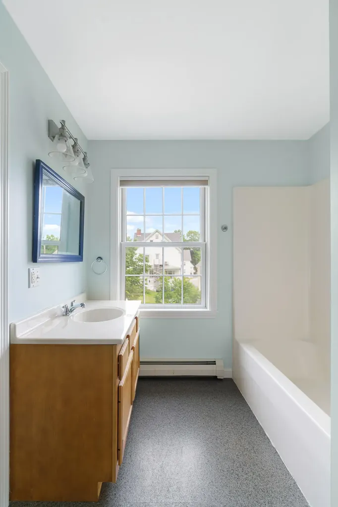 211 Oak Street Bath ME 04530
