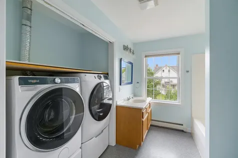 211 Oak Street Bath ME 04530