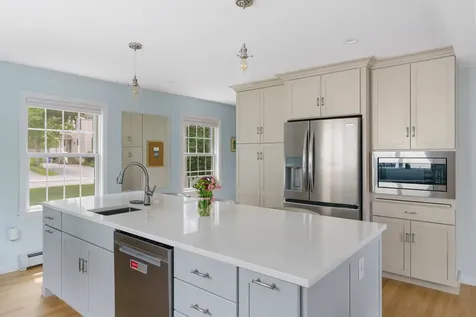 211 Oak Street Bath ME 04530