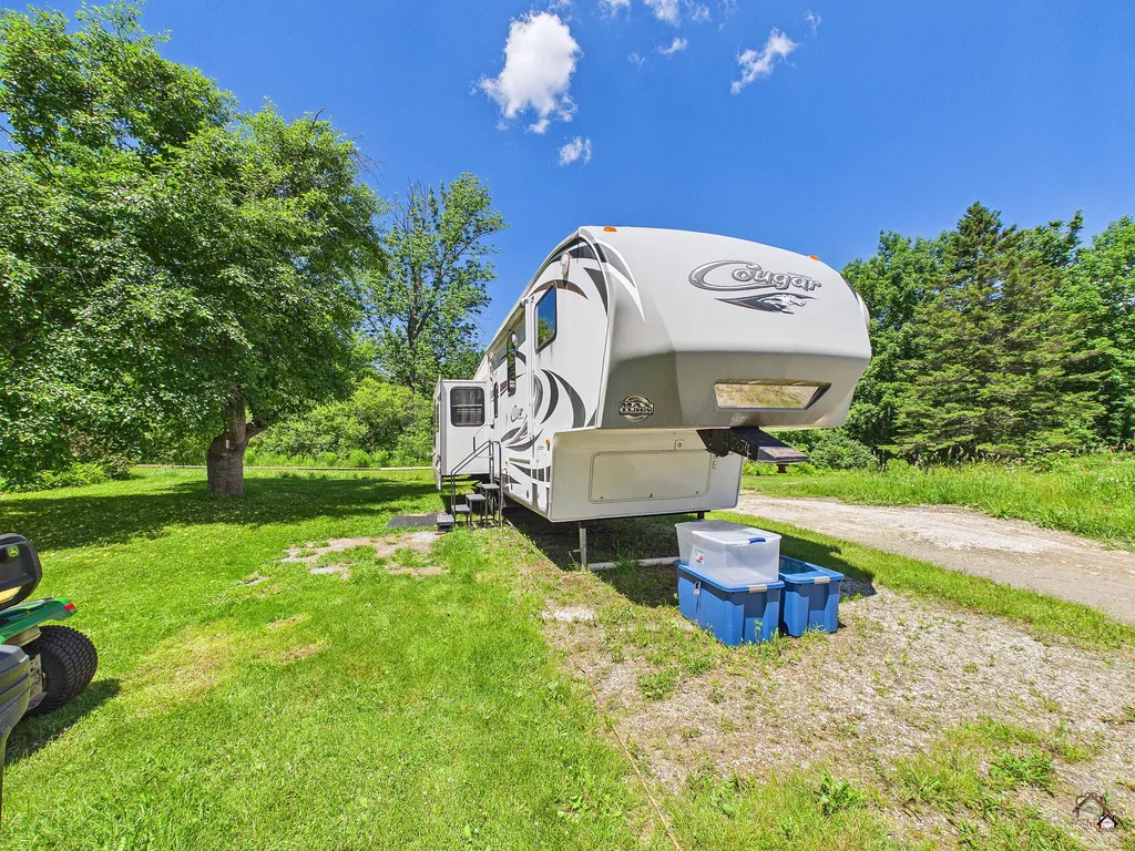 19 Swan Road New Sharon ME 04955