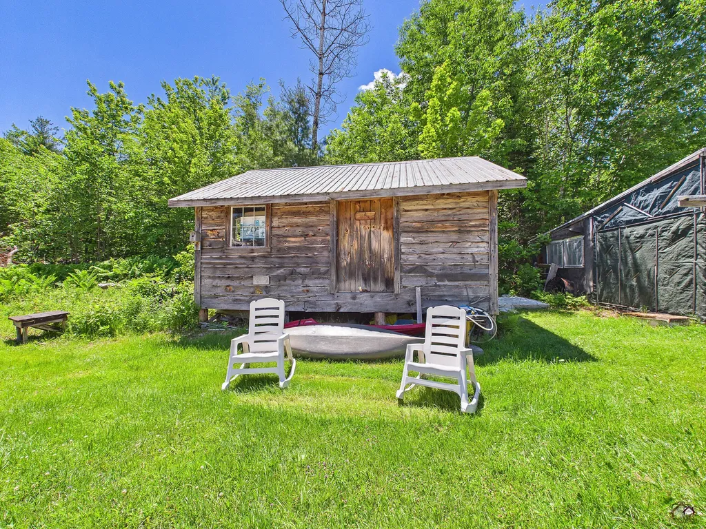 19 Swan Road New Sharon ME 04955