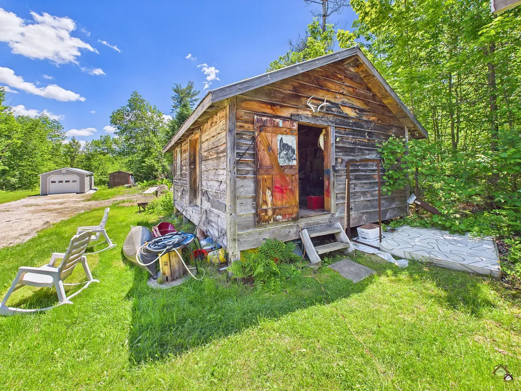 19 Swan Road New Sharon ME 04955