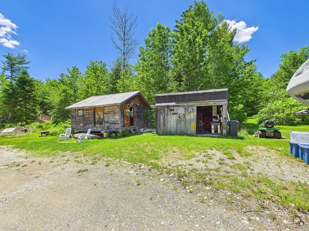 19 Swan Road New Sharon ME 04955