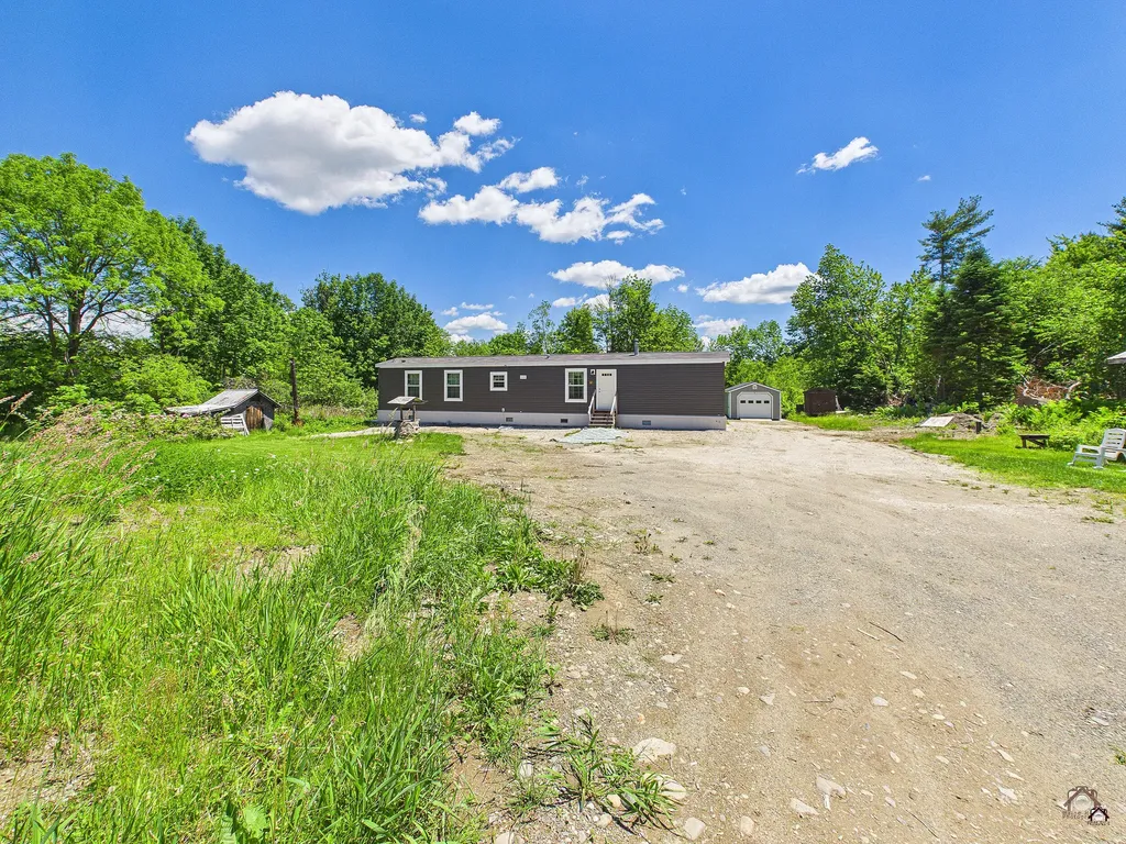 19 Swan Road New Sharon ME 04955