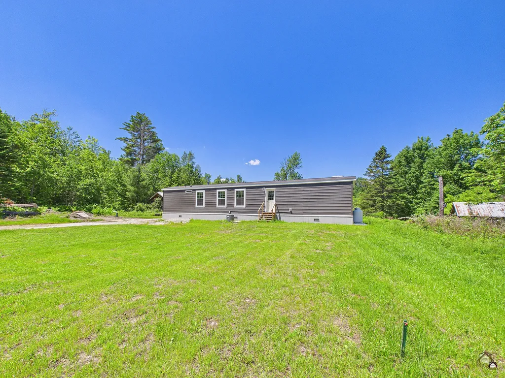 19 Swan Road New Sharon ME 04955