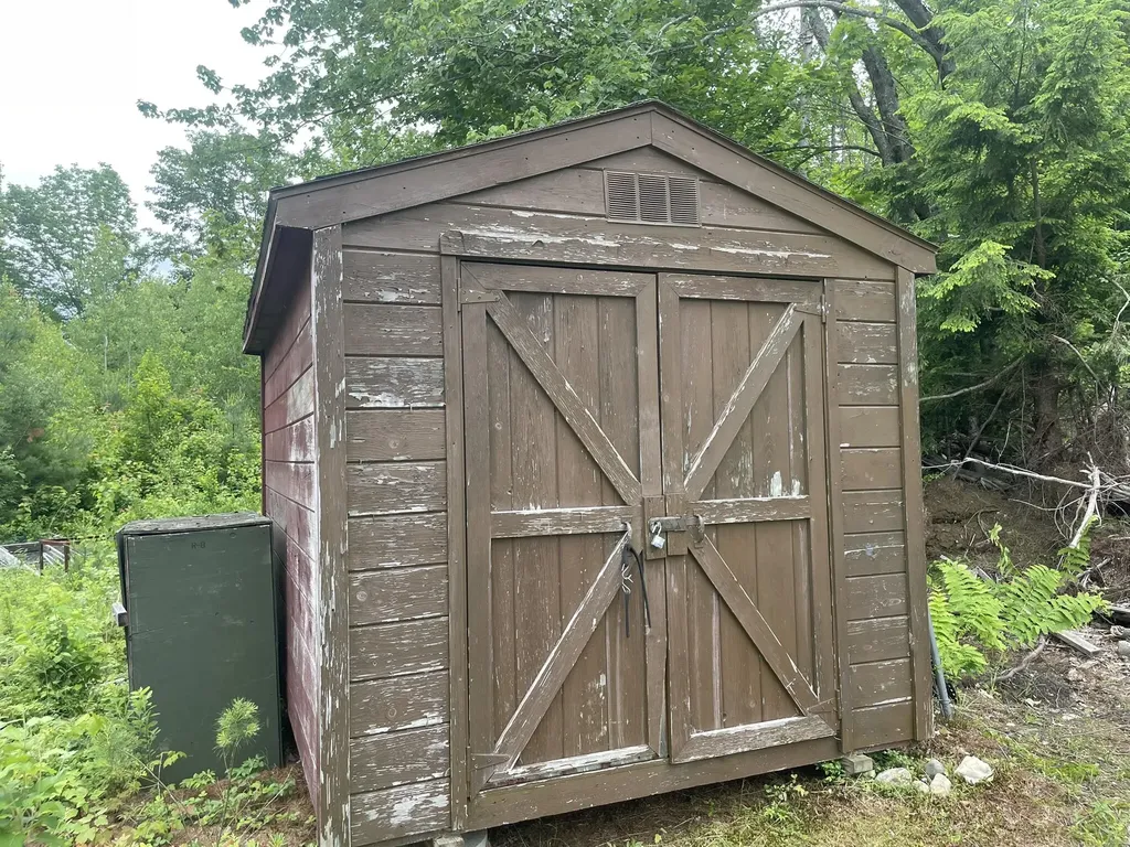 19 Swan Road New Sharon ME 04955