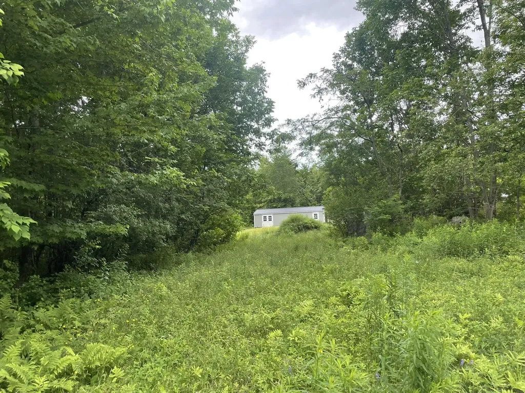 19 Swan Road New Sharon ME 04955