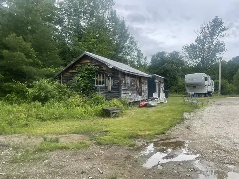 19 Swan Road New Sharon ME 04955