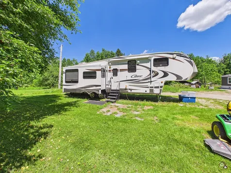 19 Swan Road New Sharon ME 04955