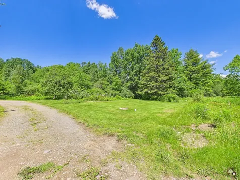 19 Swan Road New Sharon ME 04955