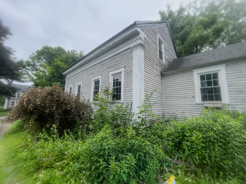 8 Summer Street Hampden ME 04444