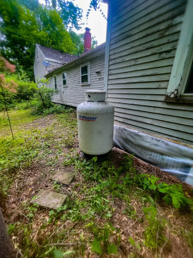 8 Summer Street Hampden ME 04444