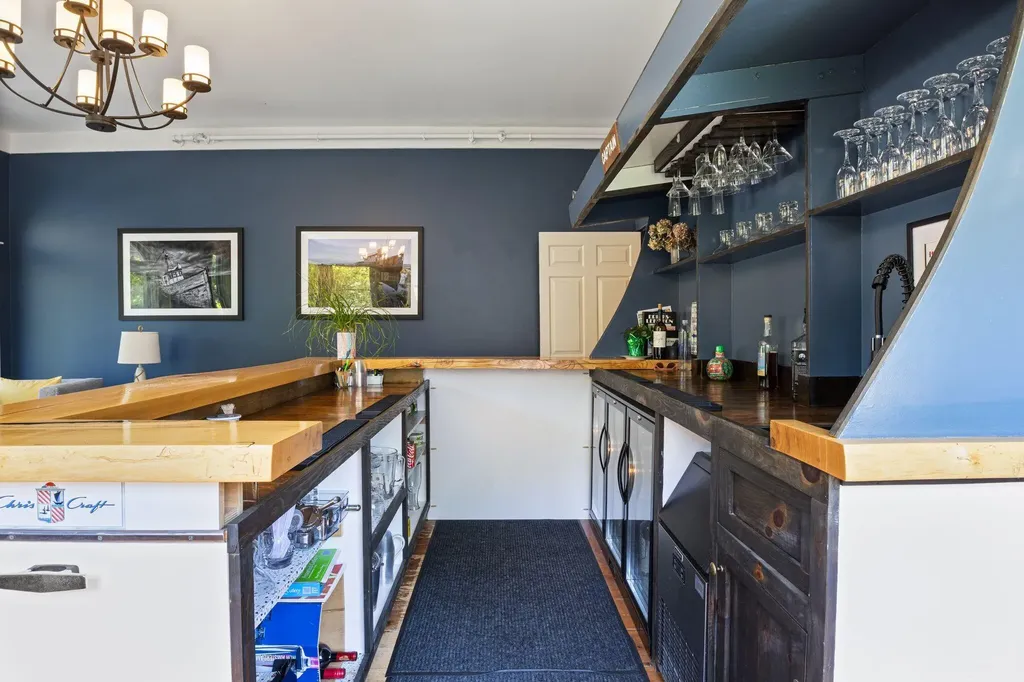 61 Fletcher Street Kennebunk ME 04043
