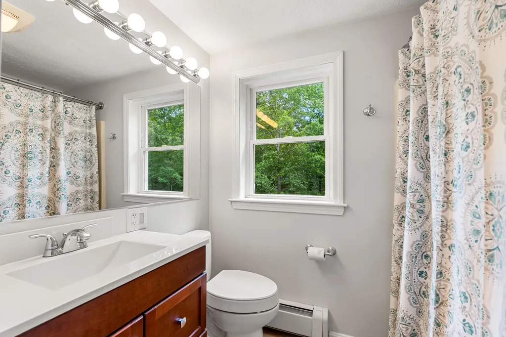 27 Nottingham Drive Sanford ME 04073