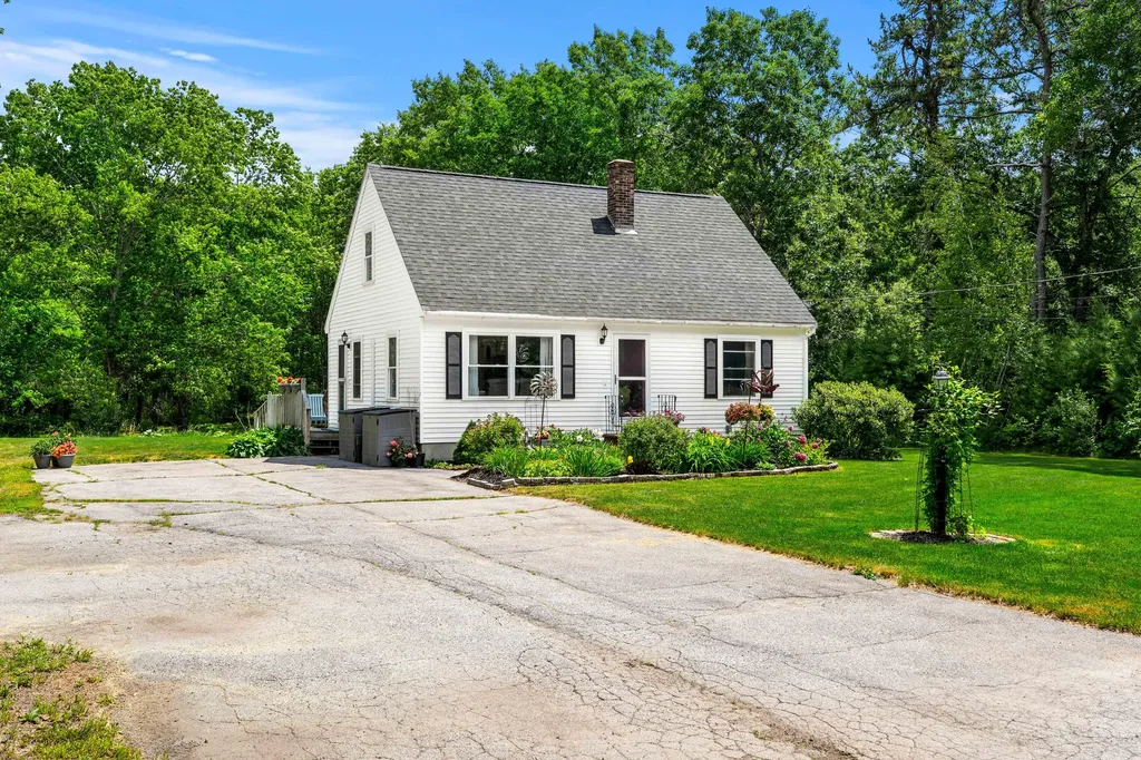 27 Nottingham Drive Sanford ME 04073