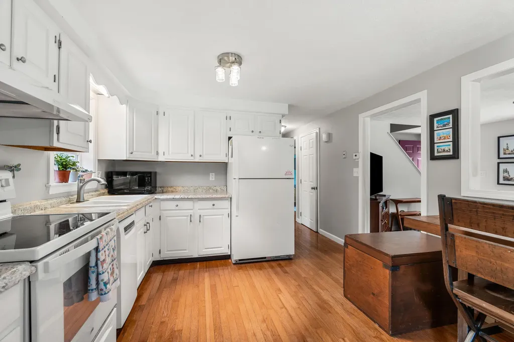 27 Nottingham Drive Sanford ME 04073