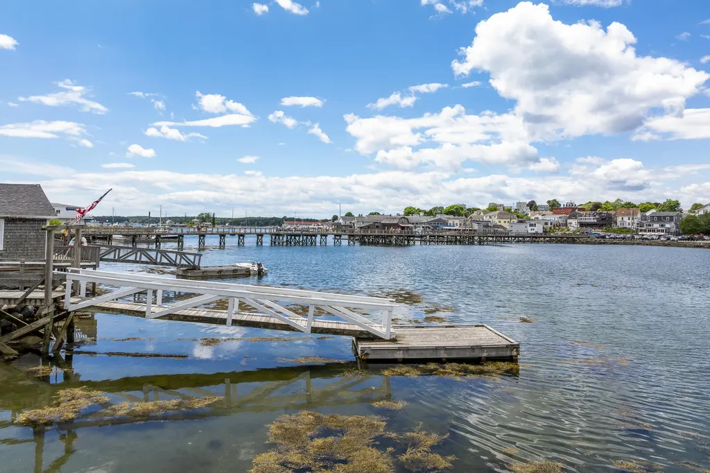 15 Atlantic Avenue Boothbay Harbor ME 04538