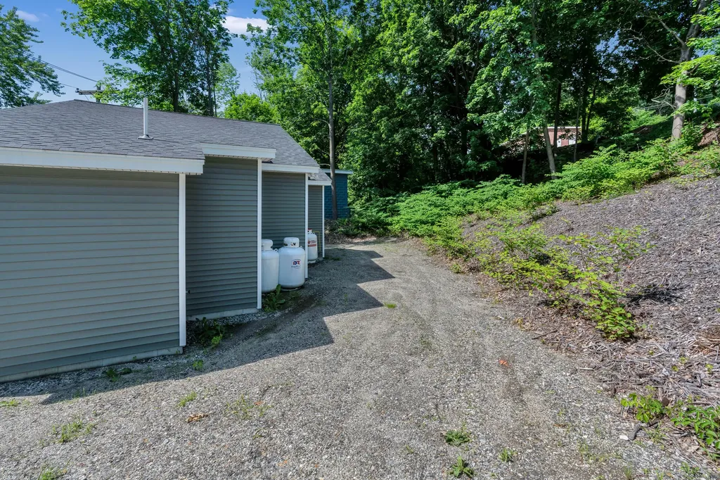9 Hutchins Street Auburn ME 04210