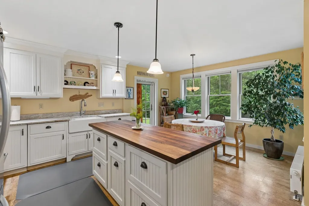 827 Sligo Road North Yarmouth ME 04097