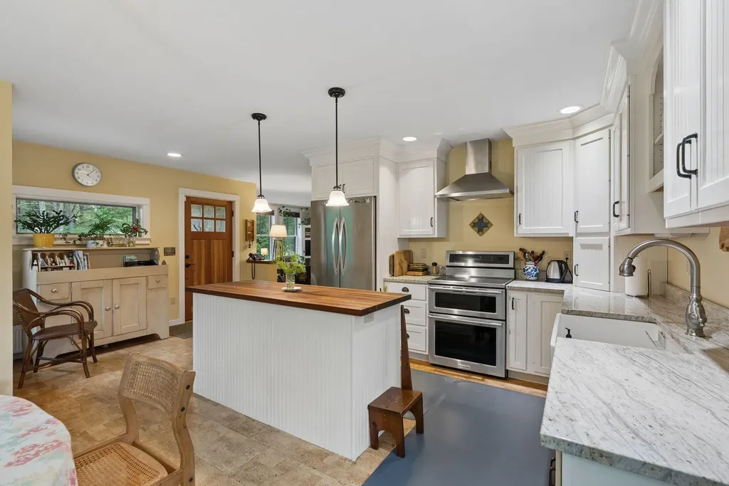 827 Sligo Road North Yarmouth ME 04097
