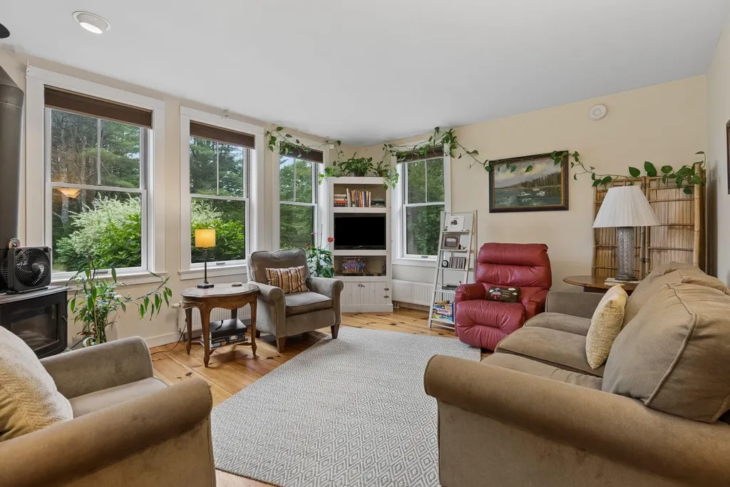 827 Sligo Road North Yarmouth ME 04097