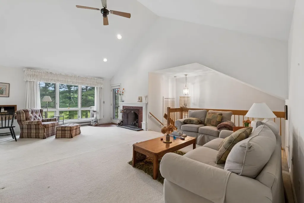 53 Estates Drive Manchester ME 04351