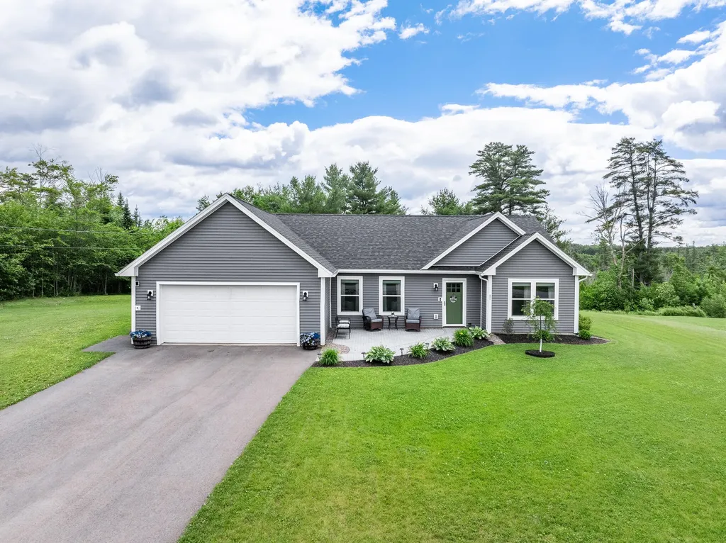 51 Knoll Crest Drive Bangor ME 04401