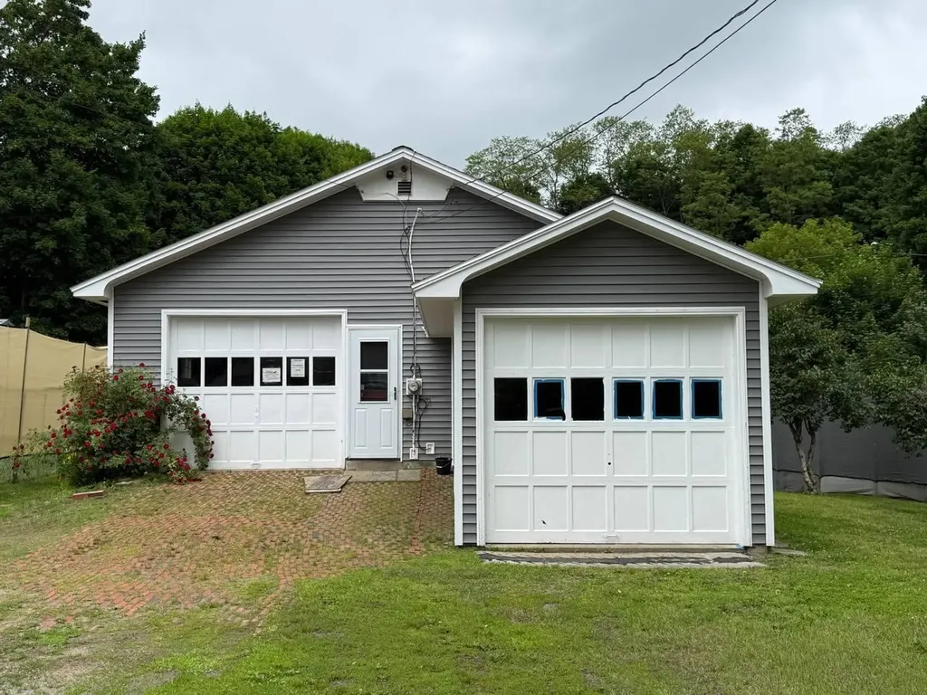 20 Flagg Street Veazie ME 04401