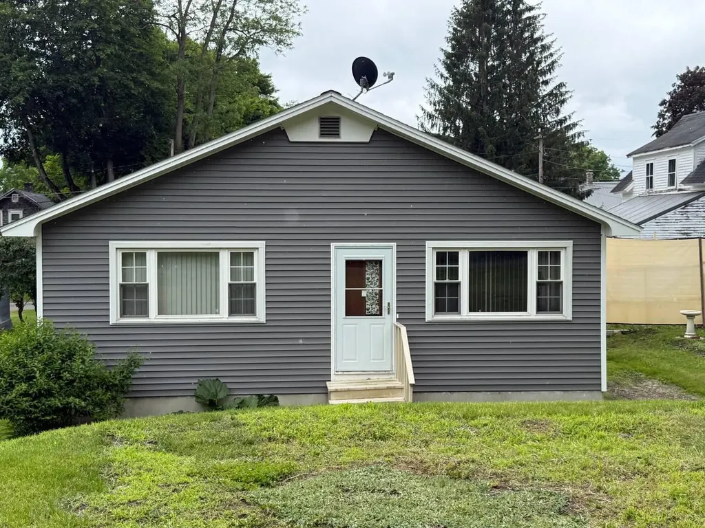 20 Flagg Street Veazie ME 04401